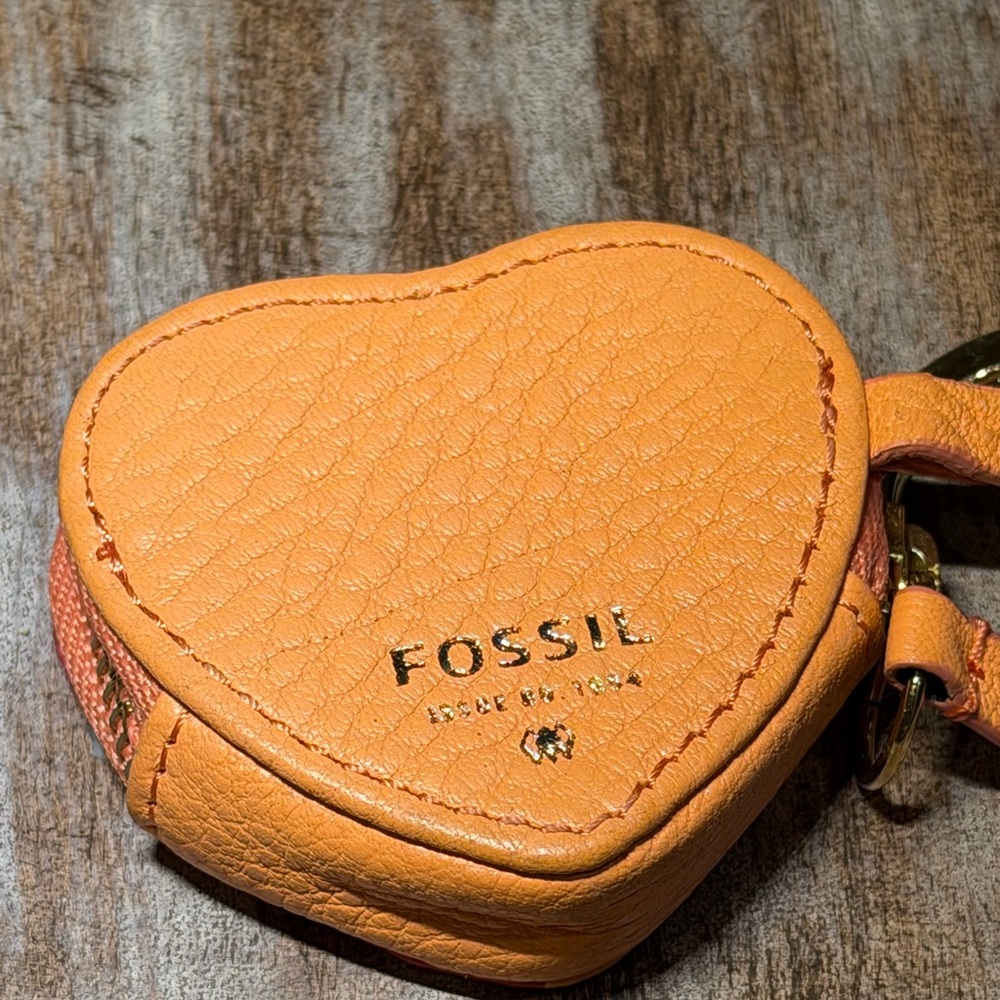 Fossil leather heart coin wallet keychain
